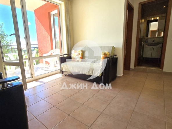 Тристаен апартамент в к.к. Слънчев бряг - 65 кв.м за 1154 €/кв.м - Снимка #1