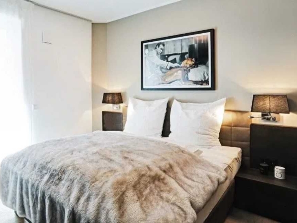 Дава се под наем Едностаен апартамент в Бургас, Център - 35 кв.м за 204 € - Снимка #1