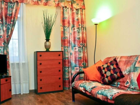 Дава се под наем Двустаен апартамент в Пловдив, Христо Смирненски - 60 кв.м за 300 € - Снимка #1