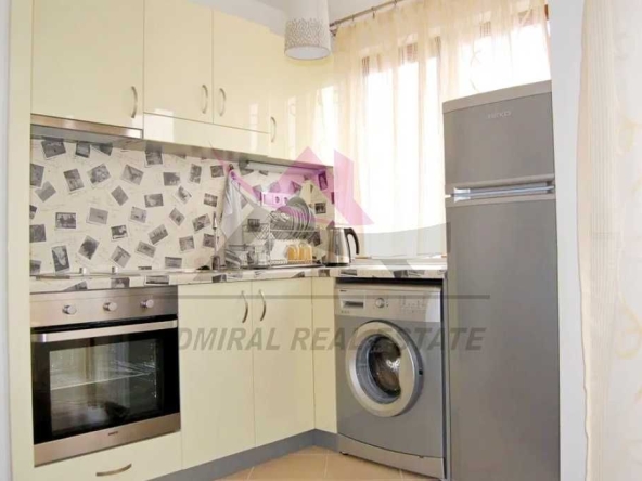 Дава се под наем Двустаен апартамент в Варна, Център - 60 кв.м за 425 € - Снимка #1