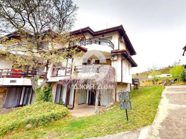 Етаж от къща в с. Кошарица, Област Бургас - 130 кв.м за 993 €/кв.м - Снимка #1