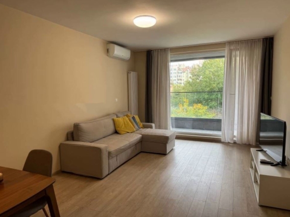 Дава се под наем Тристаен апартамент в София, Витоша - 110 кв.м за 897.6 € - Снимка #1