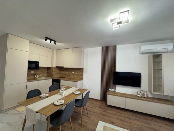 Дава се под наем Тристаен апартамент в Пловдив, Южен - 101 кв.м за 650 € - Снимка #1