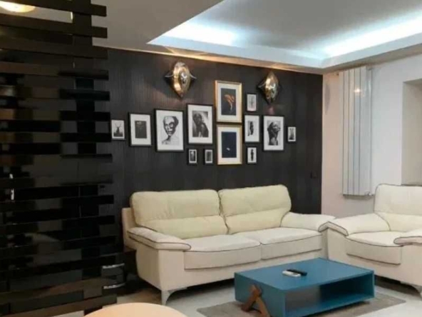 Дава се под наем Двустаен апартамент в Пловдив, Старият град - 60 кв.м за 280.5 € - Снимка #1