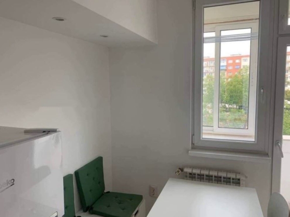 Дава се под наем Двустаен апартамент в София, Яворов - 55 кв.м за 623.22 € - Снимка #1