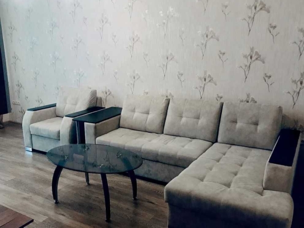 Дава се под наем Двустаен апартамент в Пловдив, Център - 64 кв.м за 331.5 € - Снимка #1