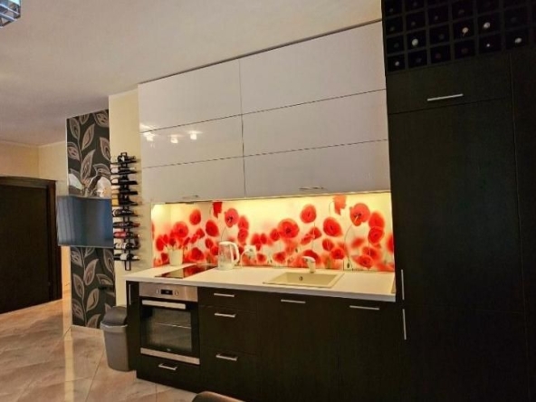 Дава се под наем Двустаен апартамент в Пловдив, Кършияка - 75 кв.м за 540 € - Снимка #1
