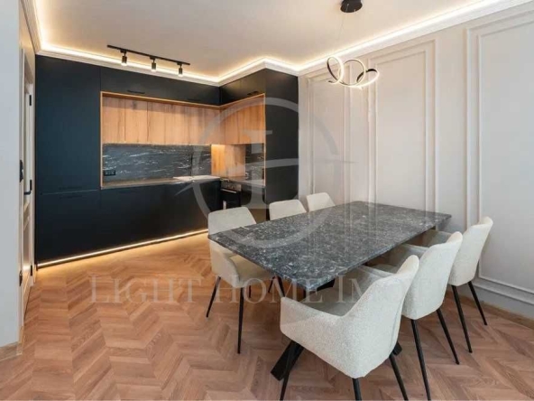 Двустаен апартамент в Пловдив, Център - 77 кв.м за 1916 €/кв.м - Снимка #1