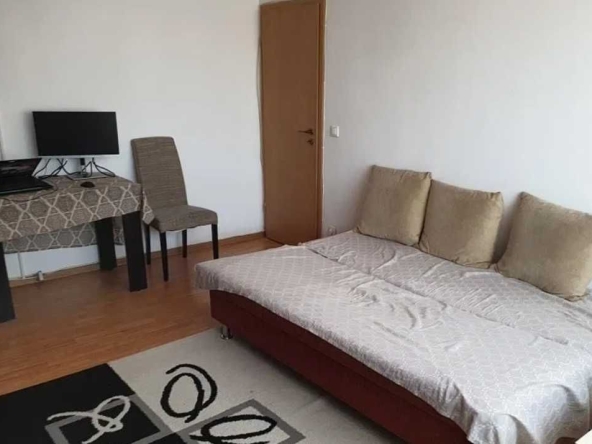 Дава се под наем Едностаен апартамент в Пловдив, Южен - 29 кв.м за 153 € - Снимка #1