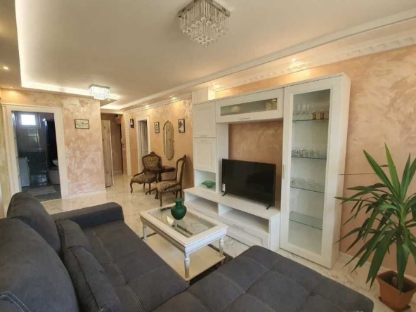 Дава се под наем Тристаен апартамент в Пловдив, Център - 74 кв.м за 214.2 € - Снимка #1
