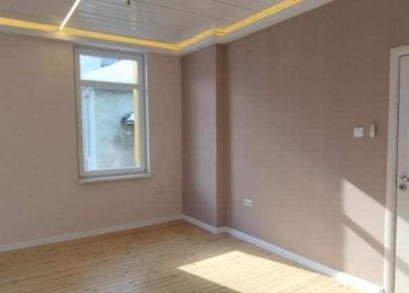 Дава се под наем Тристаен апартамент в София, Център - 110 кв.м за 1480 € - Снимка #1