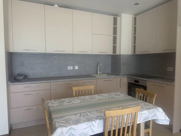 Дава се под наем Двустаен апартамент в София, Хладилника - 74 кв.м за 760 € - Снимка #1