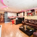 Дава се под наем Двустаен апартамент в София, Стрелбище - 96 кв.м за 713.49 € - Снимка #1