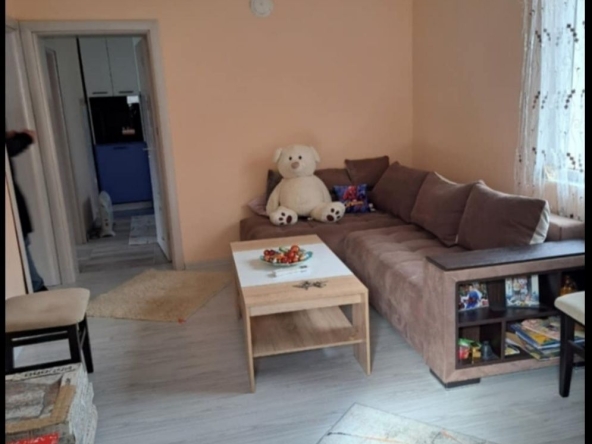 Дава се под наем Етаж от къща в Дупница - 100 кв.м за 255 € - Снимка #1