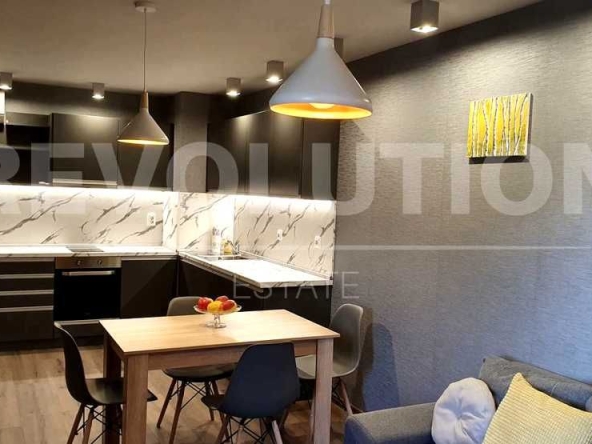 Дава се под наем Двустаен апартамент в к.к. Св.Св. Константин и Елена - 70 кв.м за 598.23 € - Снимка #1