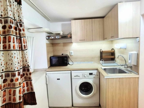 Дава се под наем Едностаен апартамент в Пловдив, Център - 60 кв.м за 255 € - Снимка #1