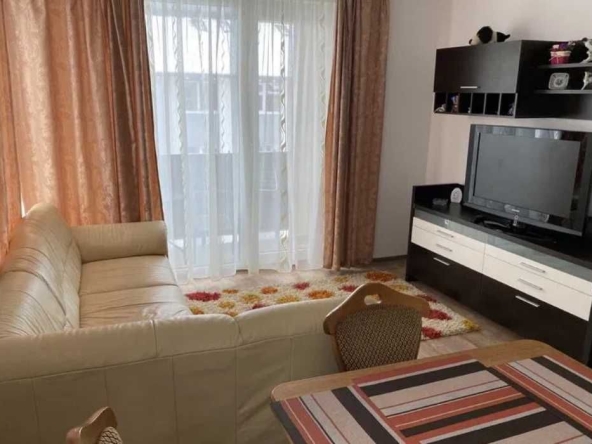Дава се под наем Тристаен апартамент в Пловдив, Център - 75 кв.м за 193.8 € - Снимка #1