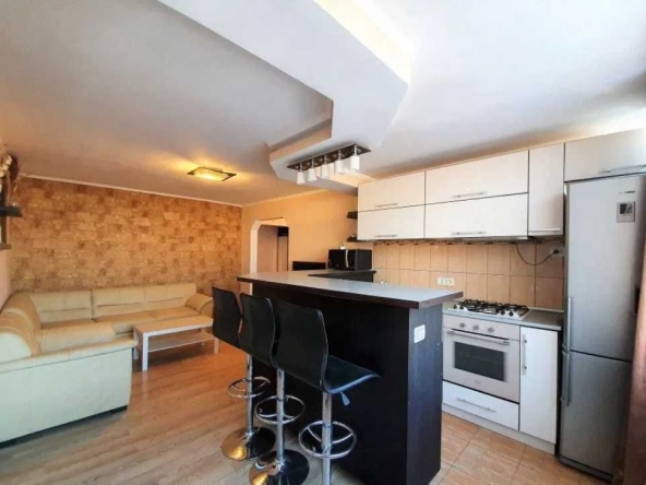 Дава се под наем Четиристаен апартамент в Пловдив, Южен - 96 кв.м за 229.5 € - Снимка #1