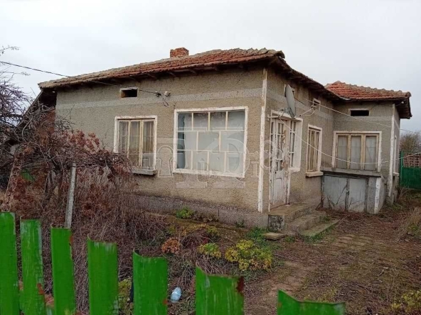 Къща в с. Овчарово, Област Добрич - 71 кв.м за 130 €/кв.м - Снимка #1