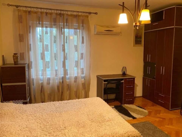 Дава се под наем Тристаен апартамент в Бургас, Меден рудник - зона А - 95 кв.м за 290.7 € - Снимка #1