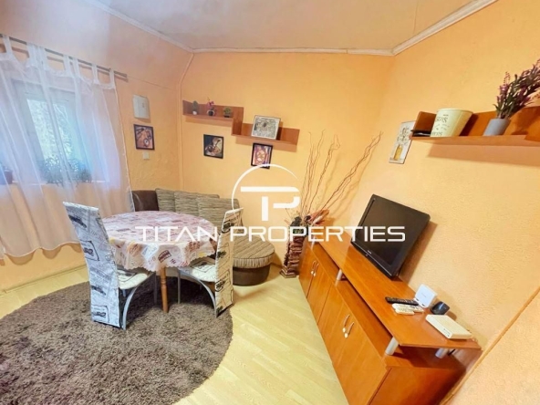 Дава се под наем Четиристаен апартамент в Варна, Гръцка махала - 120 кв.м за 500 € - Снимка #1