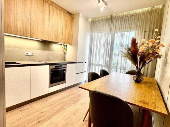 Дава се под наем Тристаен апартамент в Пловдив, Южен - 85 кв.м за 459 € - Снимка #1