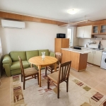 Дава се под наем Тристаен апартамент в Варна, Цветен квартал - 85 кв.м за 398.82 € - Снимка #1