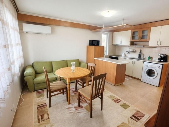 Дава се под наем Тристаен апартамент в Варна, Цветен квартал - 85 кв.м за 398.82 € - Снимка #1