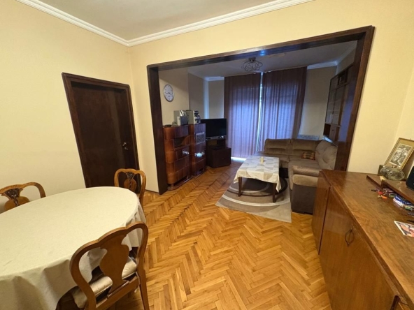 Дава се под наем Двустаен апартамент в София, Оборище - 85 кв.м за 700 € - Снимка #1