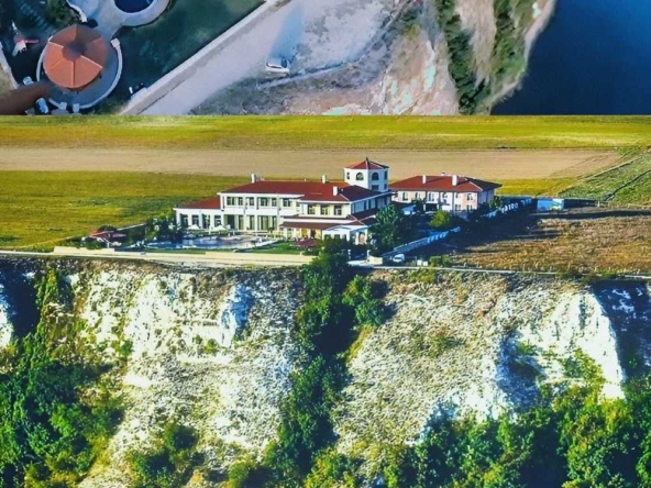 Парцел в с. Българево, Област Добрич - 9000 кв.м за 70 €/кв.м - Снимка #1