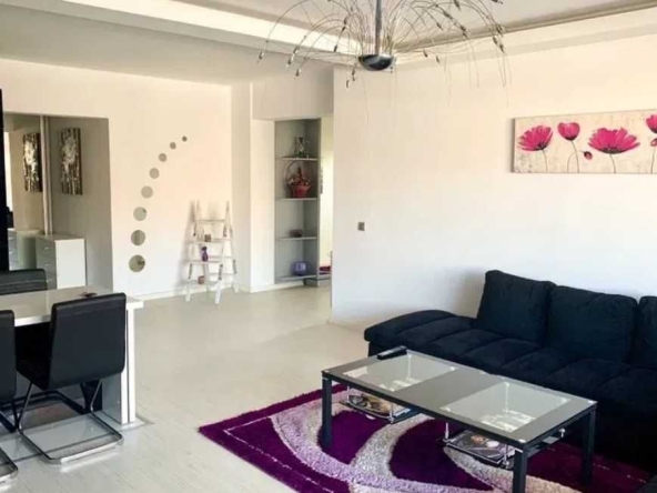 Дава се под наем Тристаен апартамент в Пловдив, Каменица 1 - 76 кв.м за 209.1 € - Снимка #1