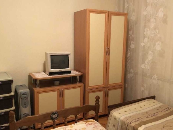 Дава се под наем Тристаен апартамент в Пловдив, Център - 90 кв.м за 335.58 € - Снимка #1
