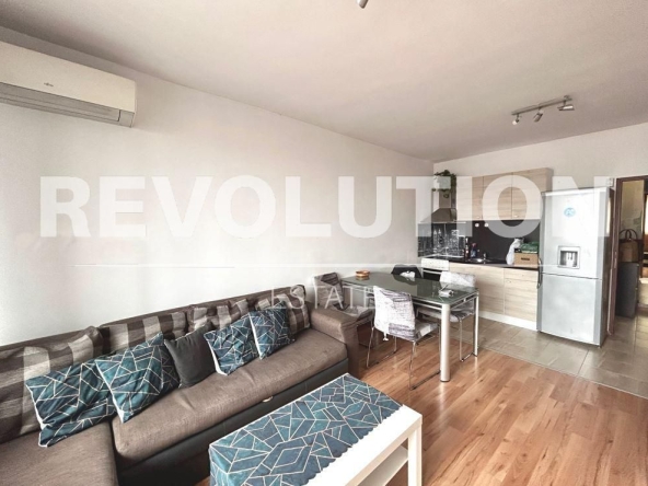 Дава се под наем Двустаен апартамент в Варна, Победа - 80 кв.м за 400 € - Снимка #1