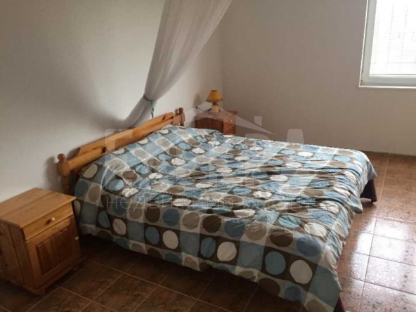 Къща в Долни чифлик - 300 кв.м за 317 €/кв.м - Снимка #1