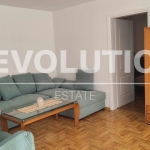 Дава се под наем Тристаен апартамент в Варна, Център - 98 кв.м за 820 € - Снимка #1