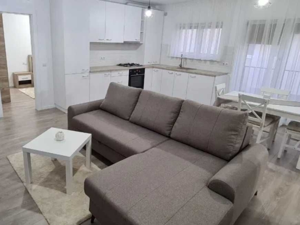 Дава се под наем Четиристаен апартамент в Пловдив, Център - 99 кв.м за 204 € - Снимка #1