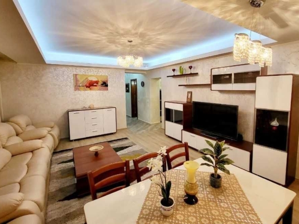 Дава се под наем Тристаен апартамент в Пловдив, Младежки Хълм - 90 кв.м за 311.1 € - Снимка #1