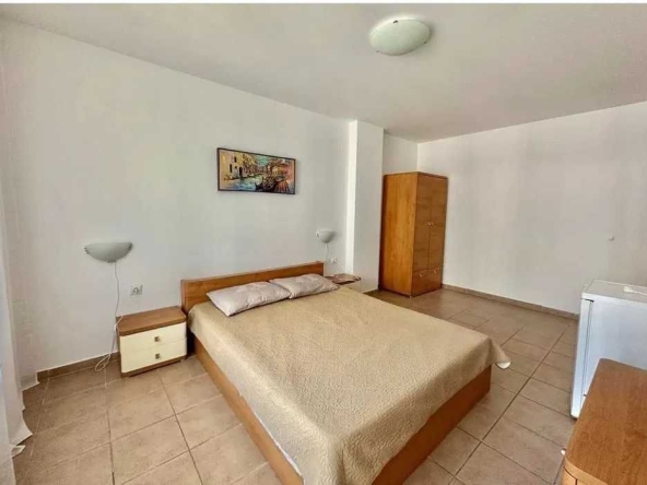 Дава се под наем Двустаен апартамент в к.к. Слънчев бряг - 65 кв.м за 127.5 € - Снимка #1