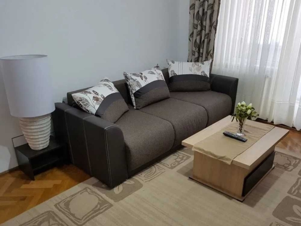 Дава се под наем Двустаен апартамент в Пловдив, Център - 44 кв.м за 173.4 € - Снимка #1
