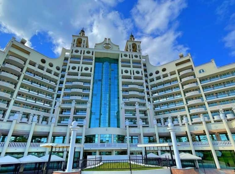 Тристаен апартамент в Поморие - 128 кв.м за 508 €/кв.м - Снимка #1