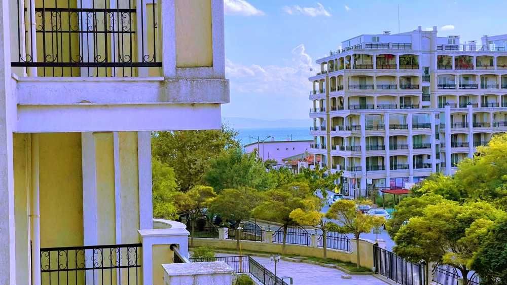 Тристаен апартамент в Поморие - 128 кв.м за 508 €/кв.м - Снимка #13