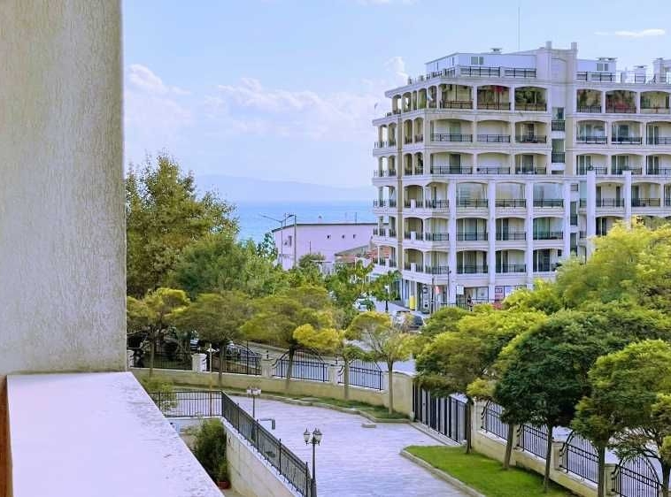 Тристаен апартамент в Поморие - 128 кв.м за 508 €/кв.м - Снимка #20
