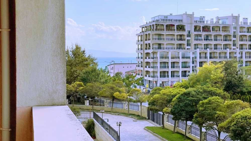 Тристаен апартамент в Поморие - 128 кв.м за 508 €/кв.м - Снимка #20