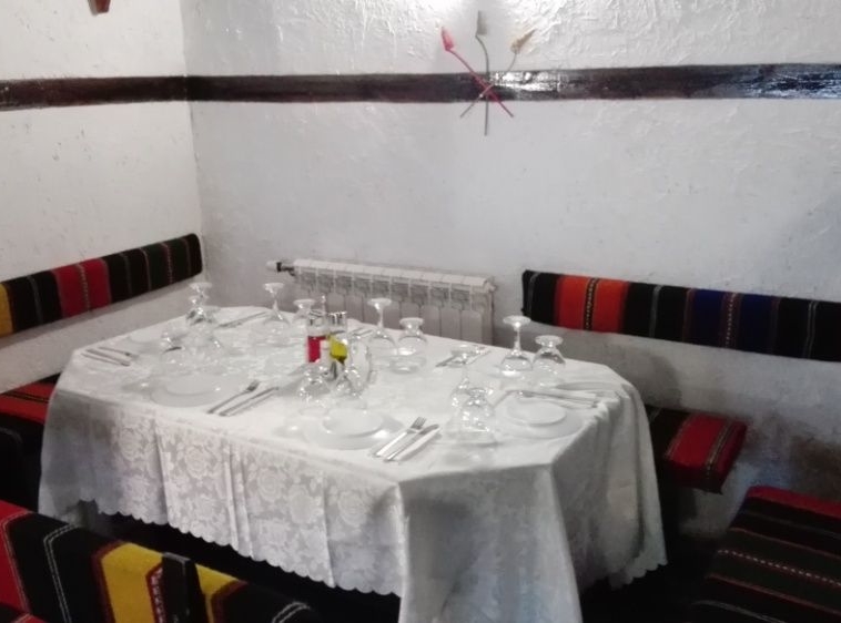 Дава се под наем Заведение в Банско - 200 кв.м за 1000 € - Снимка #12