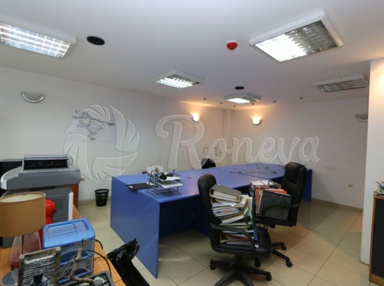 Дава се под наем Офис в Варна, Център - 150 кв.м за 450 € - Снимка #1