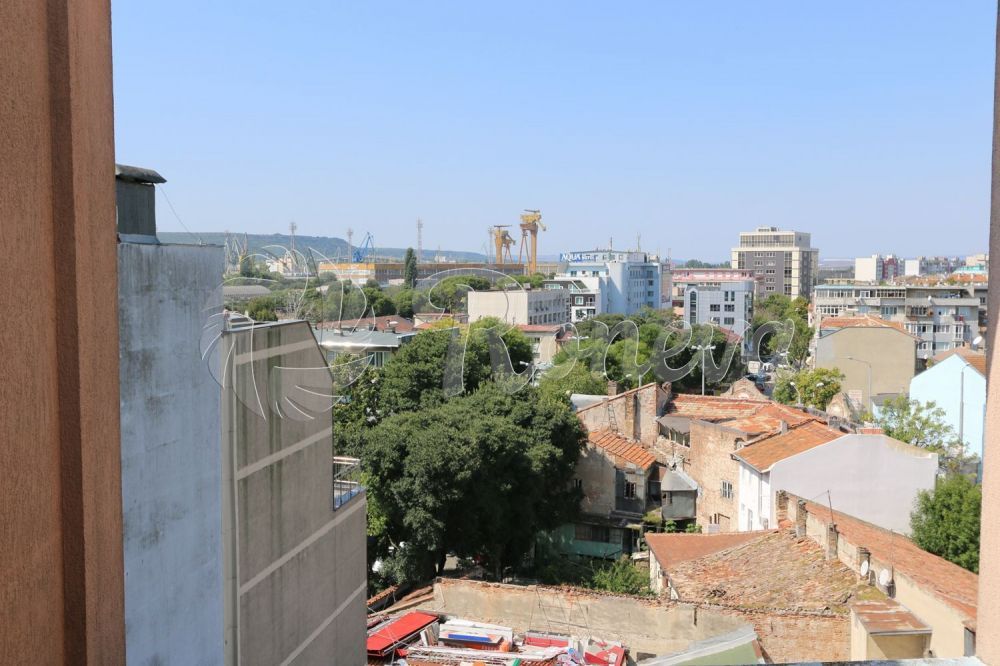 Дава се под наем Офис в Варна, Център - 150 кв.м за 450 € - Снимка #6