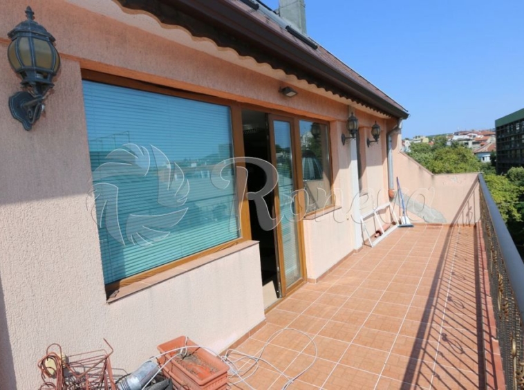 Дава се под наем Офис в Варна, Център - 150 кв.м за 450 € - Снимка #7