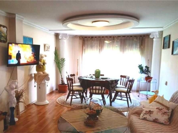 Дава се под наем Многостаен апартамент в Русе, Широк център - 150 кв.м за 461380лв € - Снимка #1