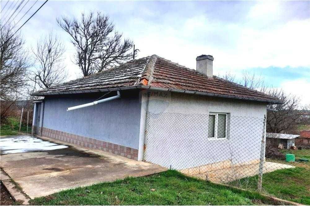 Къща в с. Просена, Област Русе - 65 кв.м за 445 €/кв.м - Снимка #1