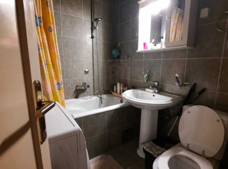 Дава се под наем Тристаен апартамент в Пловдив, Тракия - 76 кв.м за 170 € - Снимка #2